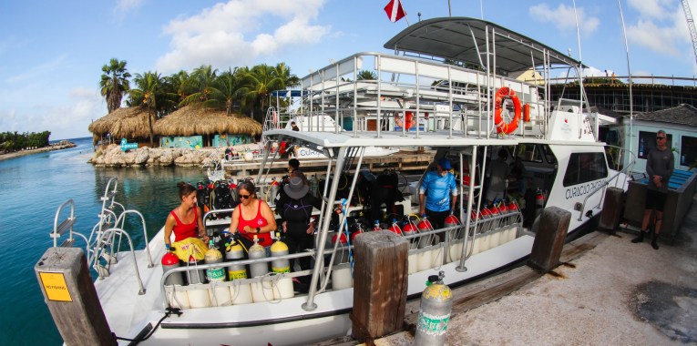Dive boat - with Blue North Scuba Club, Toronto